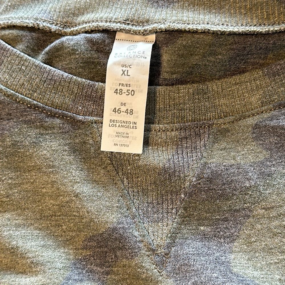 Balance Collection - Camouflage Long Sleeve Tee Sz XL - Picture 6 of 6
